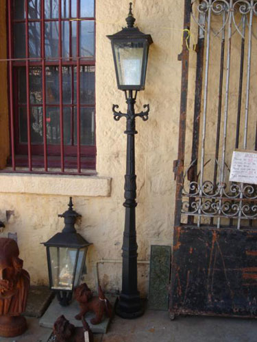 Cast iron small Paris style streetlights