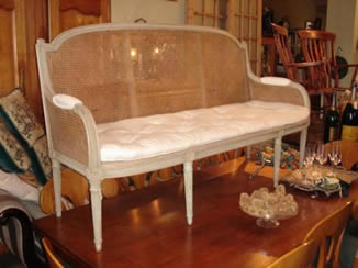 Beautiful French gray painted settee 