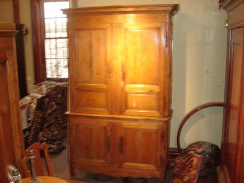 French Pine Buffet Dresser 1825